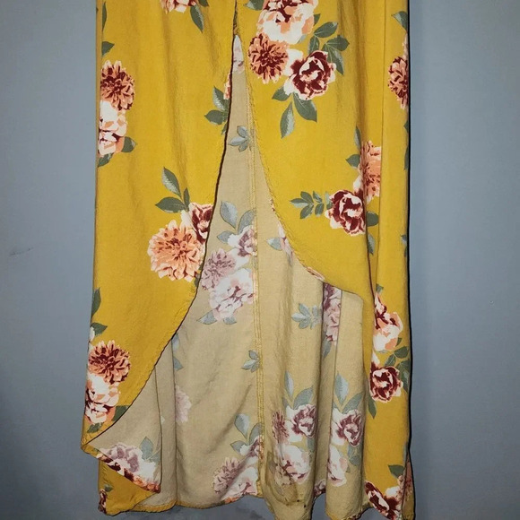 🌻🌻Rue 21 Yellow Floral Romper Jumpsuit, Medium - Picture 3 of 8